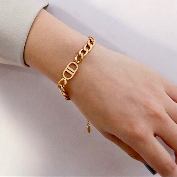 Women’s 18k Gold CD Bracelet Gold Chain - Picture 2 of 4